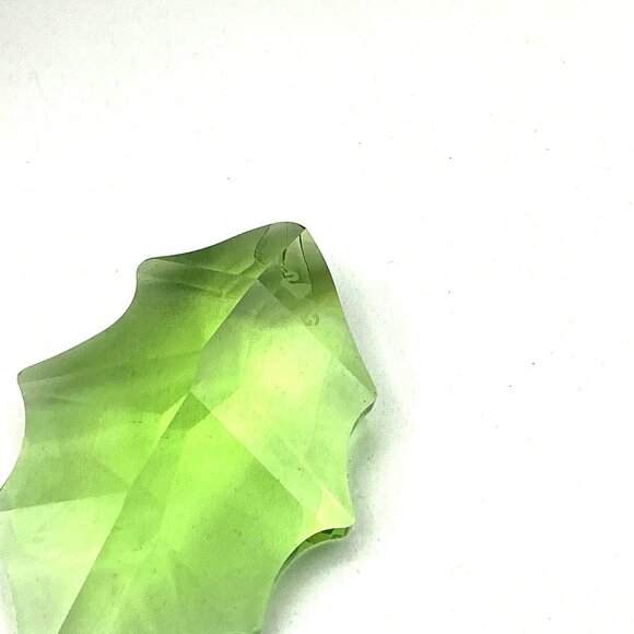 Swarovski Faceted Peridot Green Glass Leaf - Picture 5 of 5
